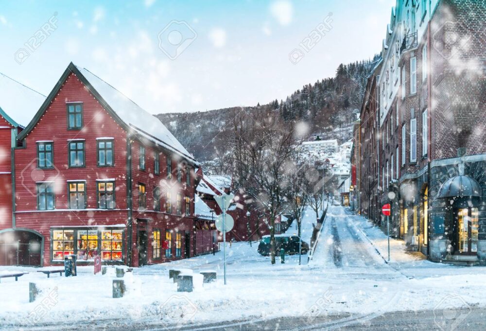 historical part of Bergen BERGEN ZIMĄ (NORWEGIA)