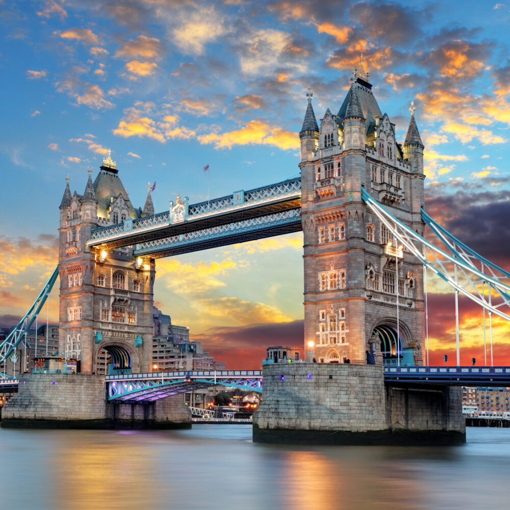 Tower Bridge in London, UK Londyn na weekend (sobota-niedziela)